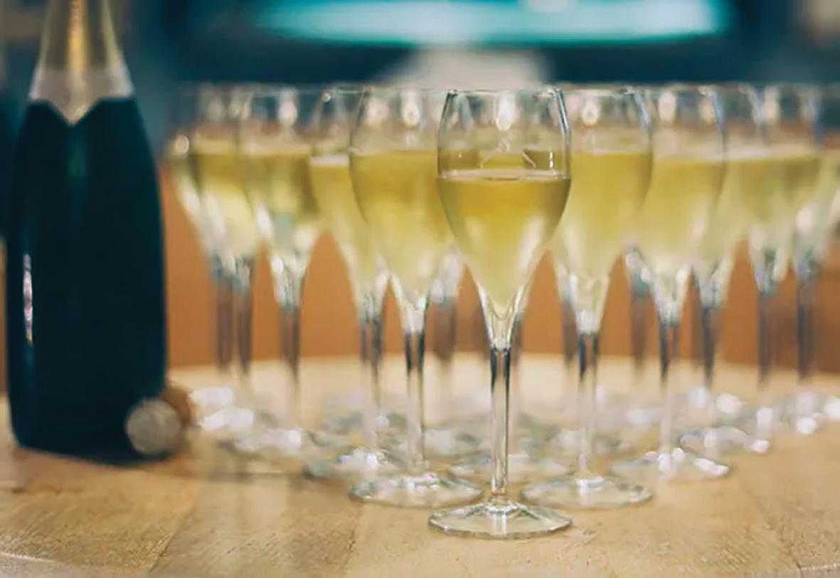 新冠疫情全球爆發  香檳去年出貨量下降18% - WineNow HK